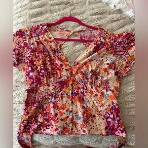 Anthropologie Cute Flower Top With Tags Size XL